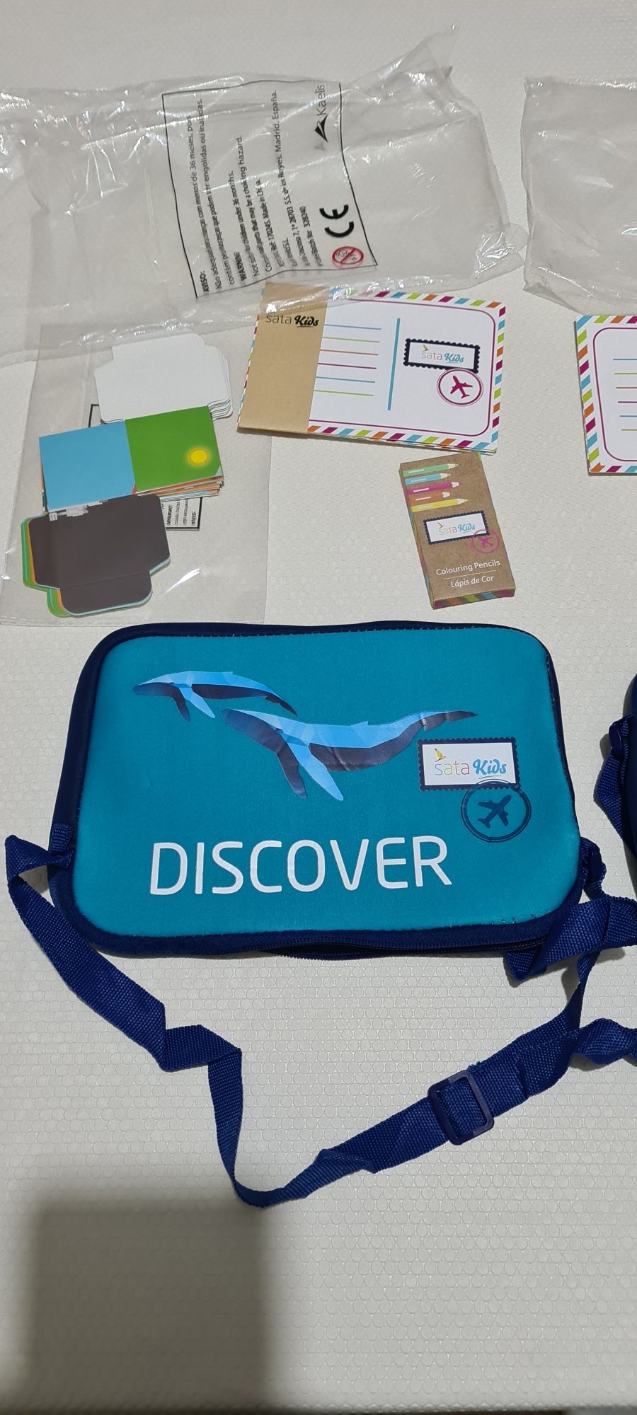 Duas bolsas de avião, para crianças.  Novo