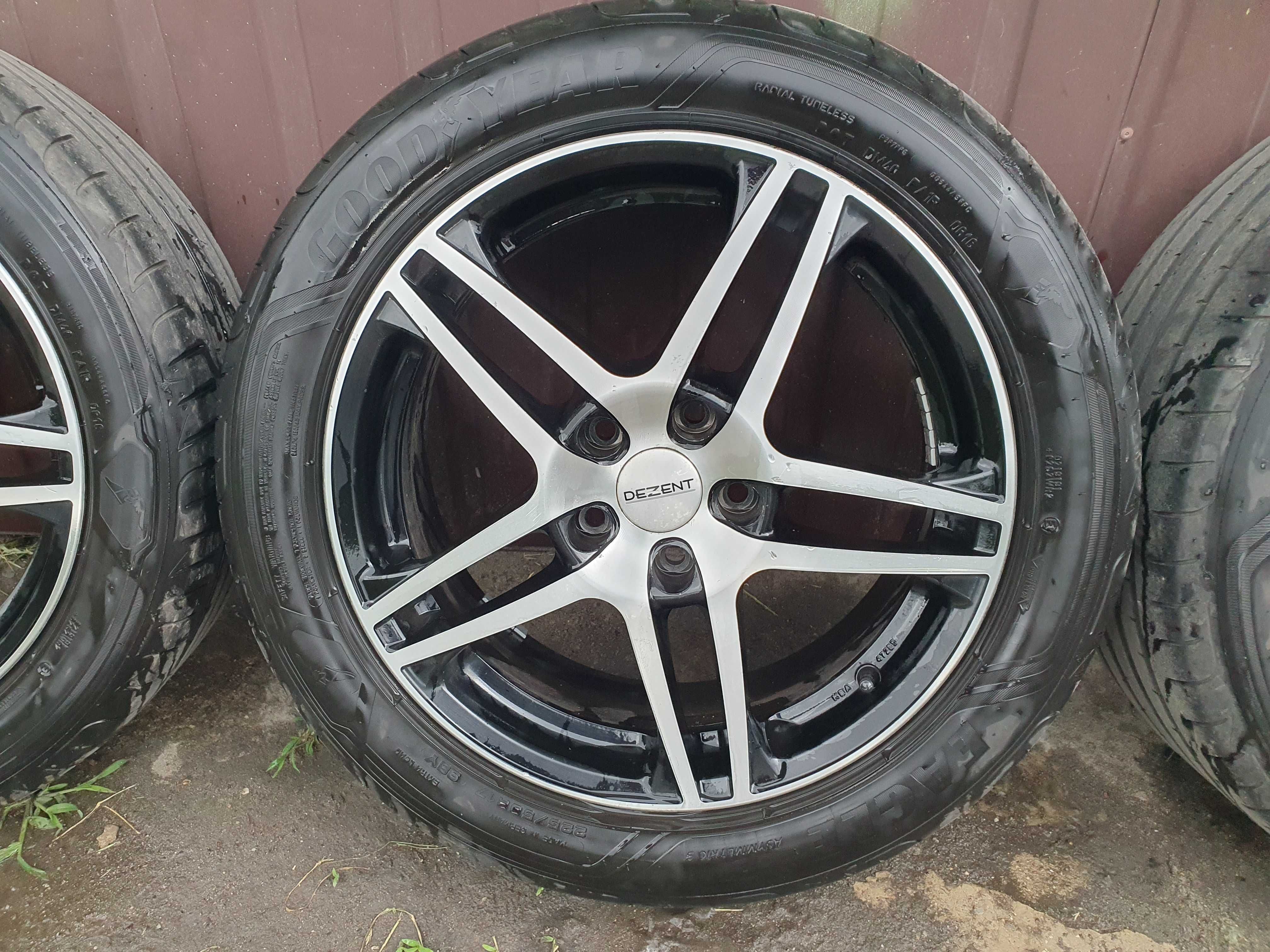Alufelgi Dezent 17 5x112 ET48 Skoda Vw z oponami 225/50R17 lato