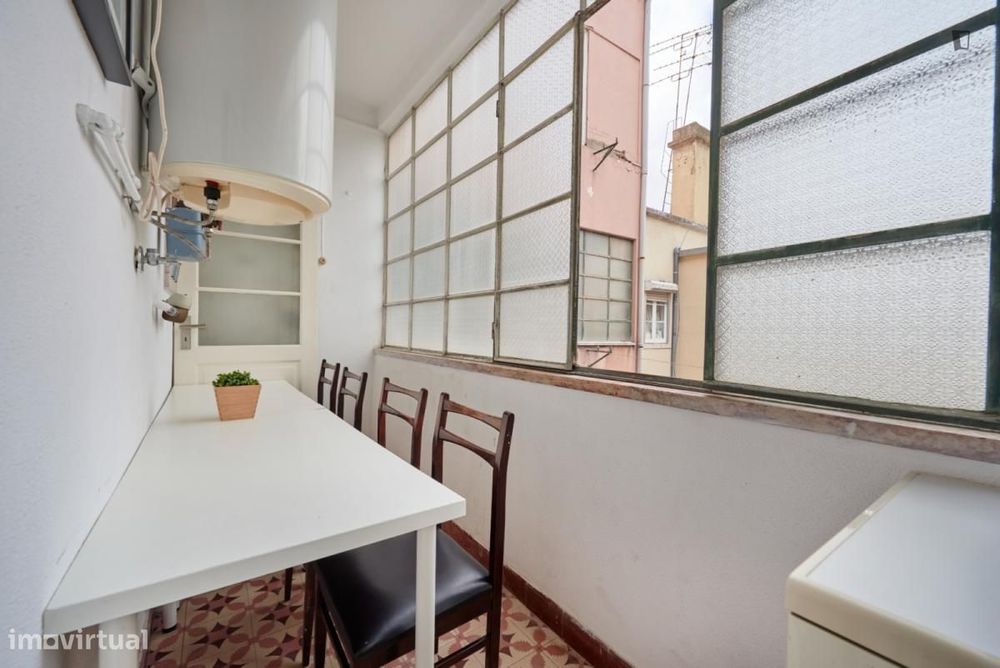 Quarto - localizado em Alameda Lisbon