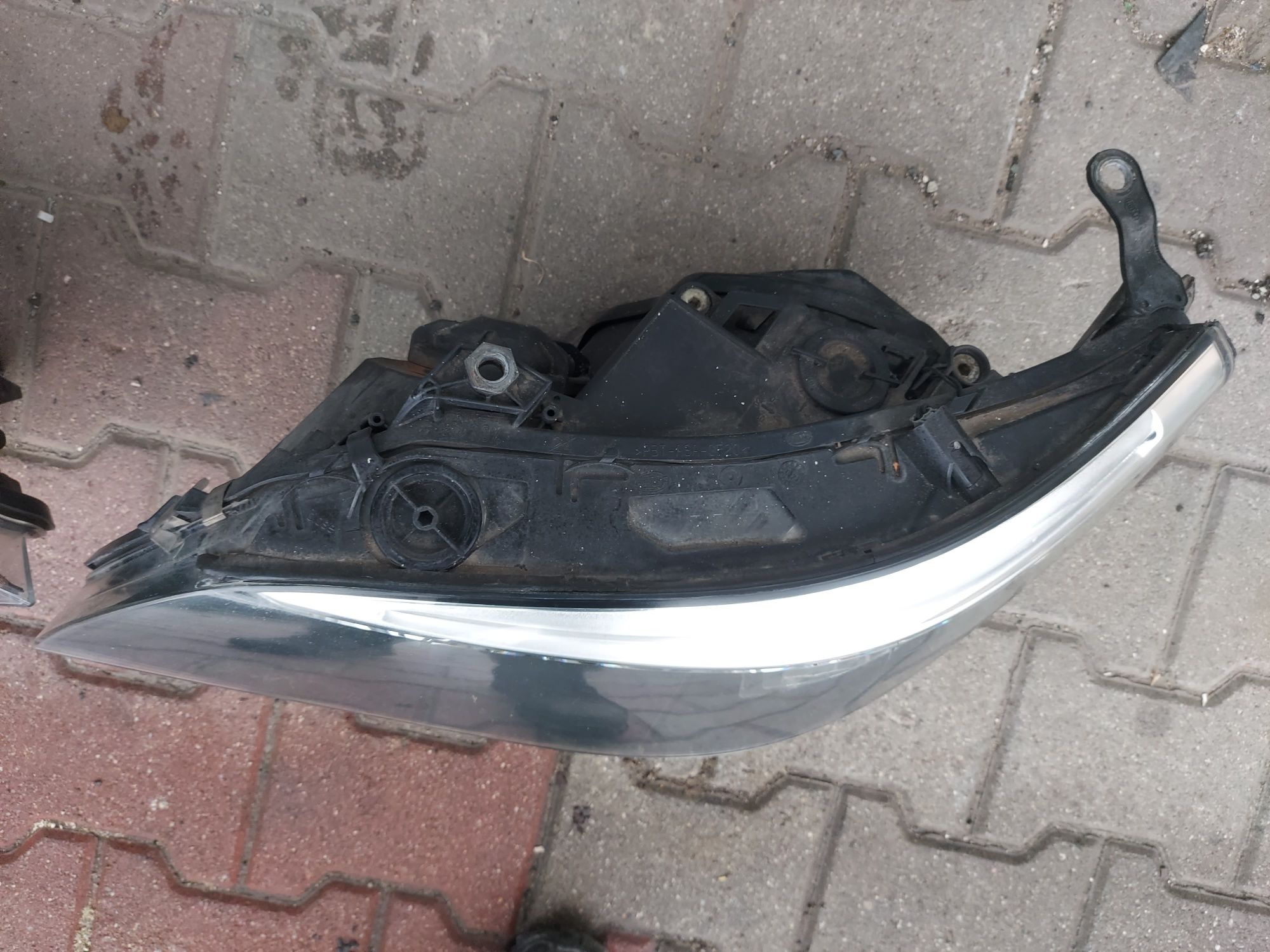 Lampa reflektor BMW E60 E61 LIFT LCI xenon skrętna dynamic EUROPA