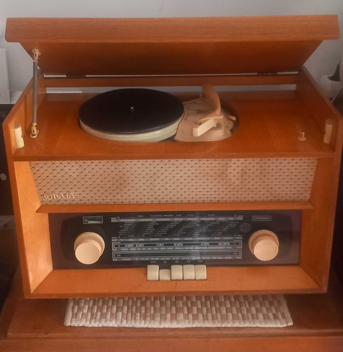 Lampowe radio Sonata z gramofonem