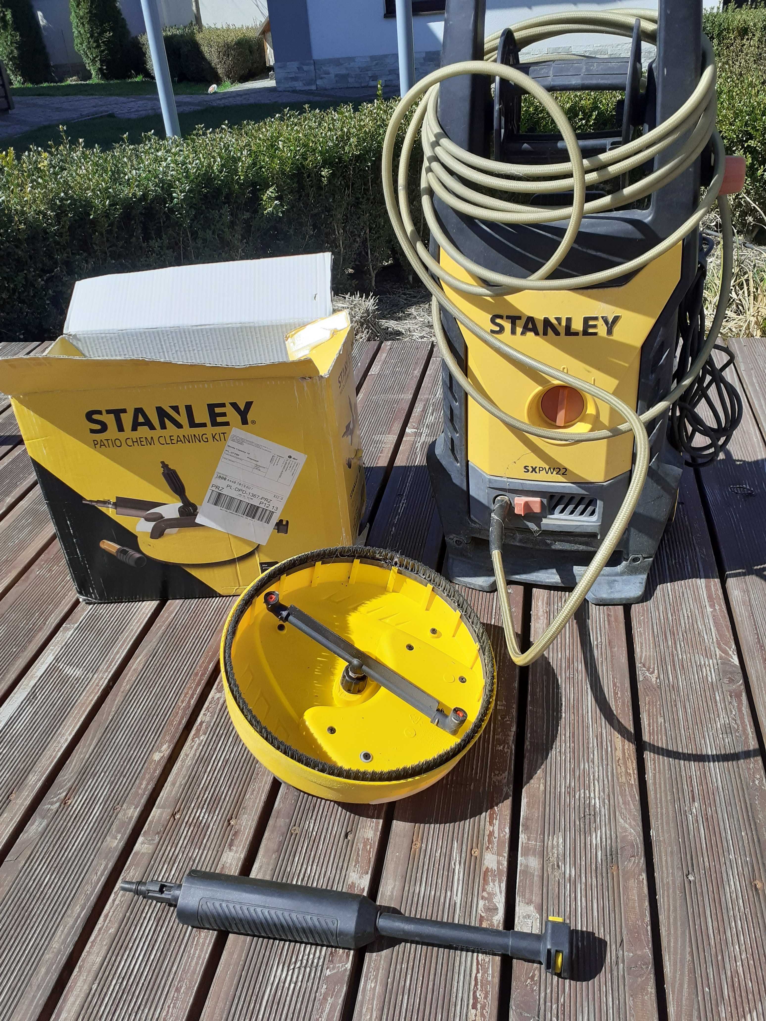 Мийка високого тиску Stanley SXPW22 з насадкою для бруківки