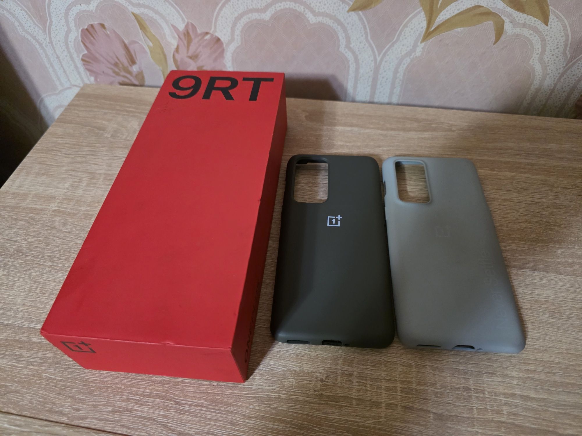 One plus 9rt silver 8/128g