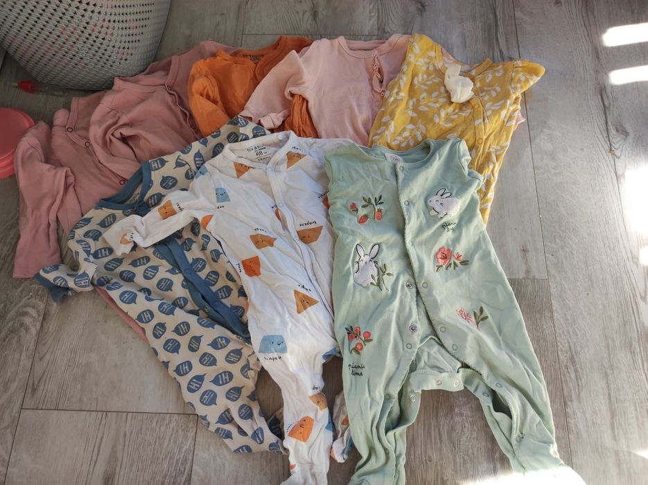 Pajace, śpioszki, piżamki dziecięce