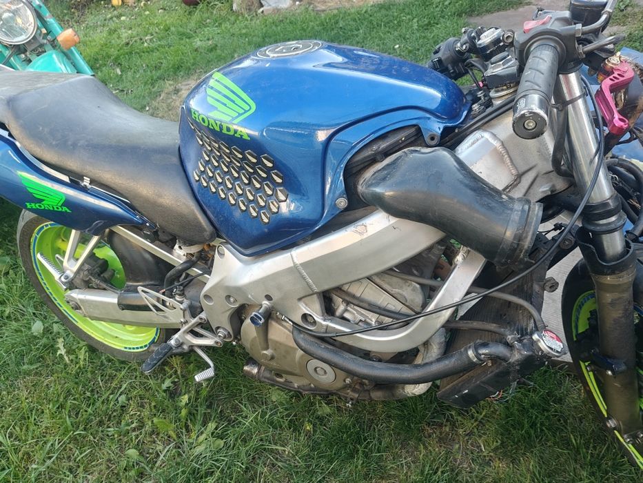 Honda cbr 600 f4i. Хонда сбр 600. Двигатель, рама.