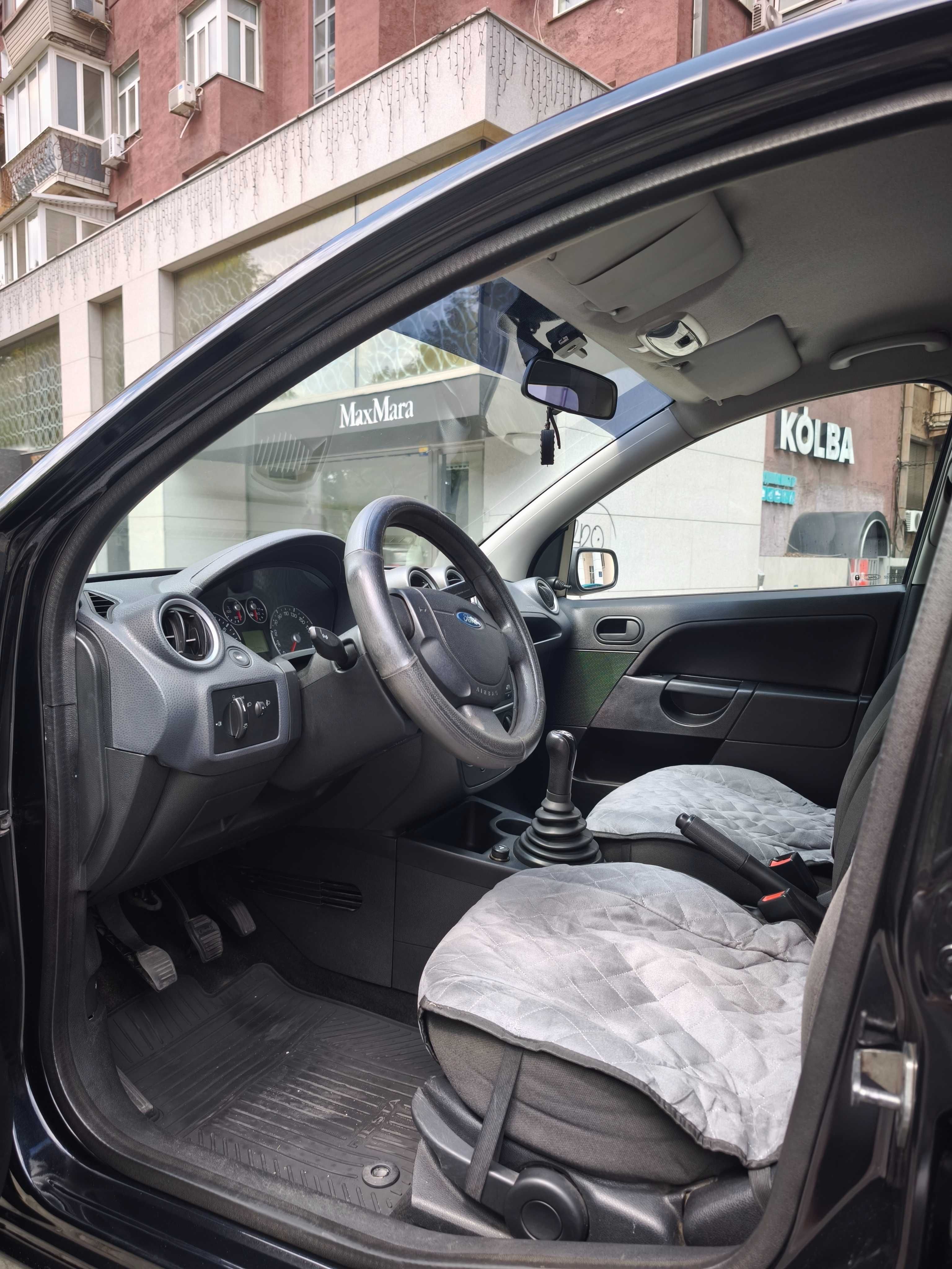 Продаю своє авто Ford fiesta 2006