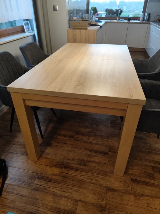 Drewniany stól kuchenny do jadalni 160x90 rozkładany do 260