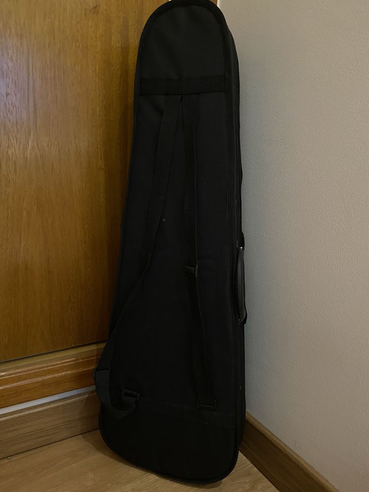 Violino quase nunca usado