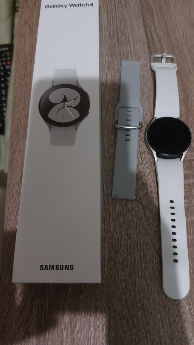 Смарт-часы Samsung Galaxy Watch4 40mm