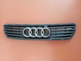 Решітка радіатора Audi A6 C5  4B0853651A  Made in Italy