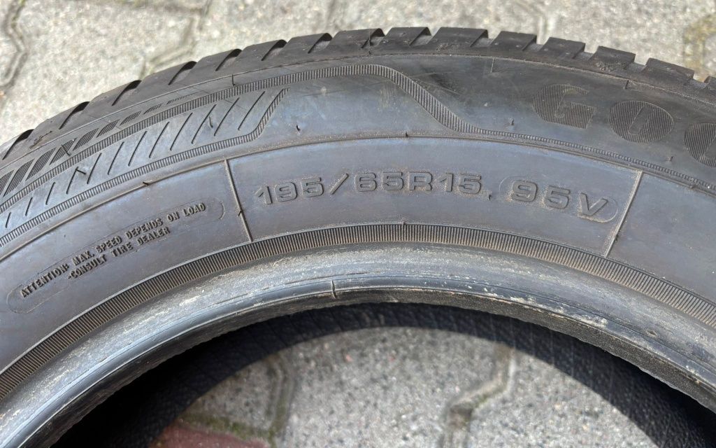 195/65R15 95V Goodyear Vector4 Seasons Gen3