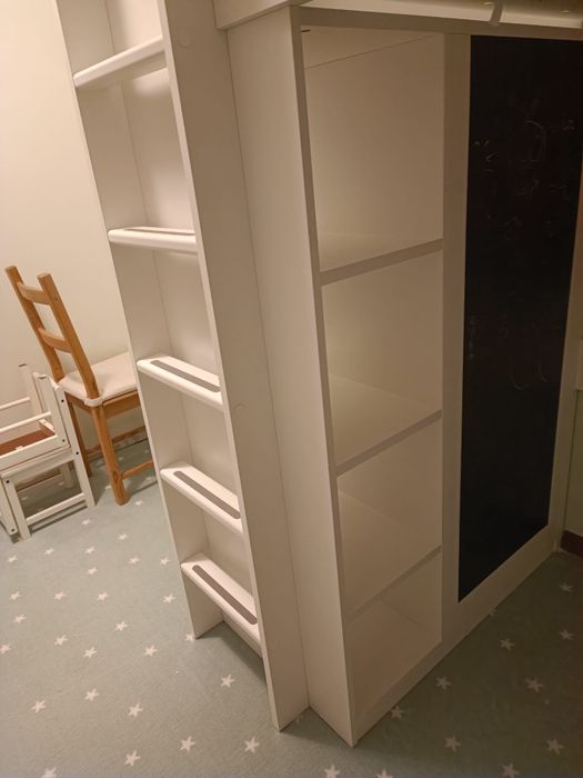 Łóżko piętrowe z biurkiem oraz szafą IKEA