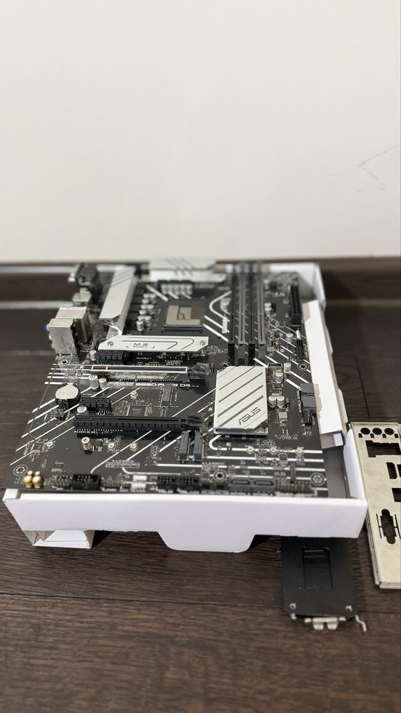 Материнська плата Asus Prime B660-PLUS D4