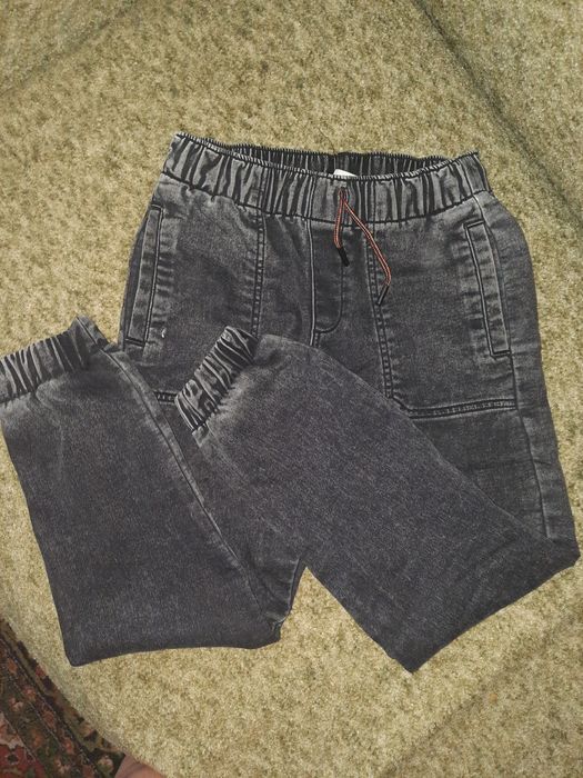 Джинси ZARA kids size 9 , 134 см.