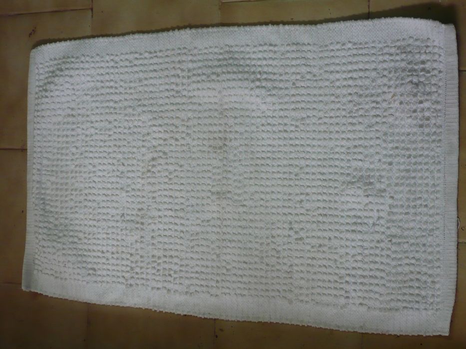 Tapete branco de trapo