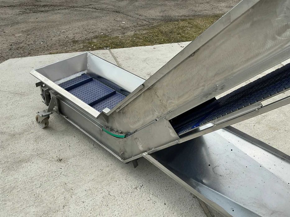 Przenośnik taśmowy wznoszący, zabieraki40mm, wysokość 190cm NIERDZEWNY