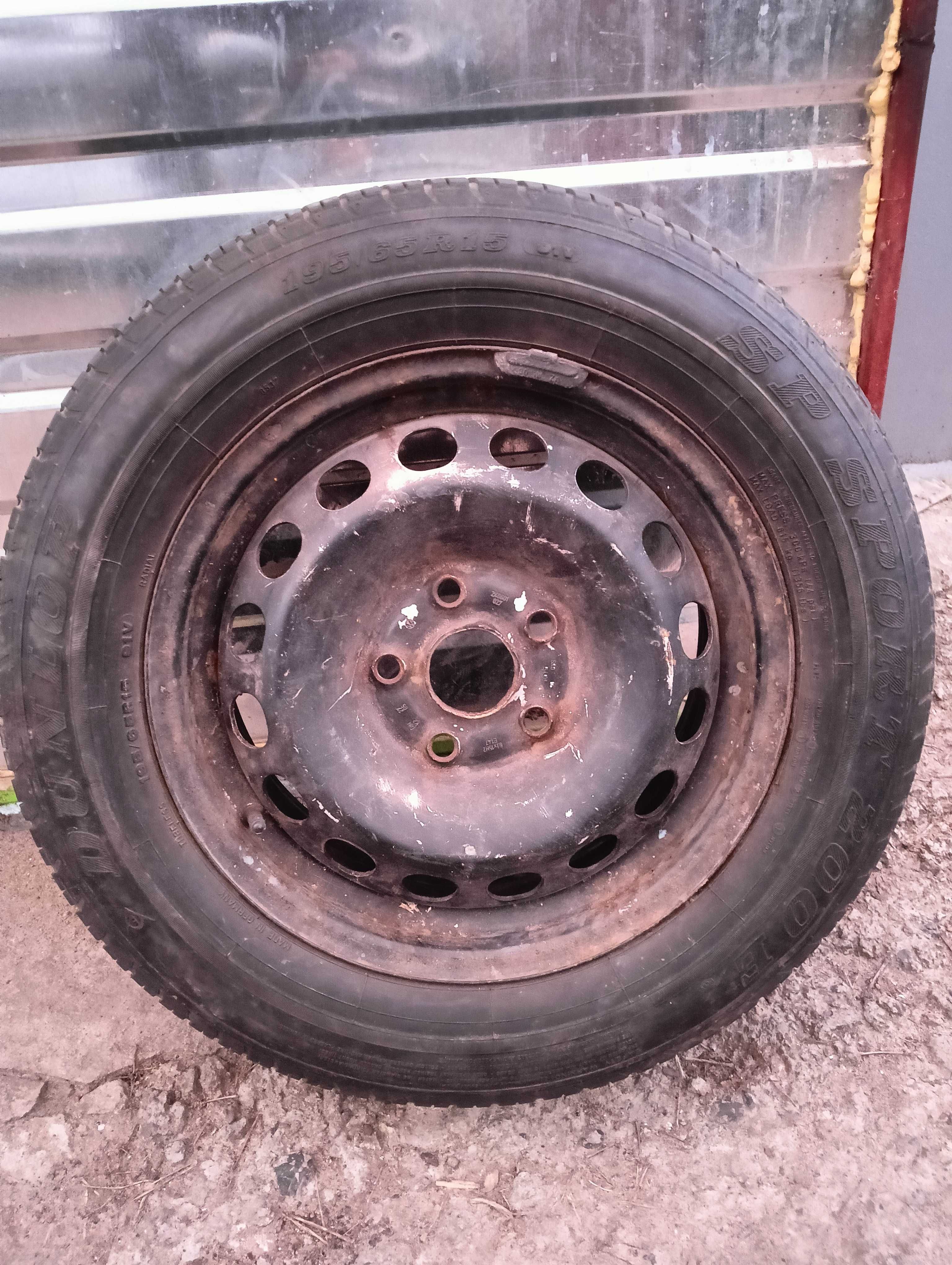 Продам колесо 195/65 R15