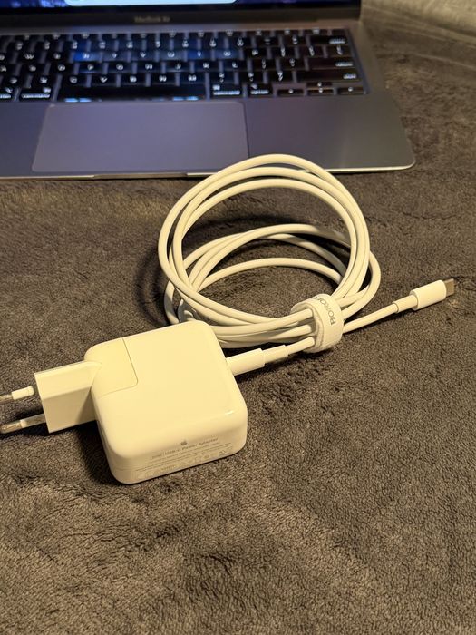 Макбук Air 13,3" 2020 (Intel Core i3, 8gb, 256gb SSD)