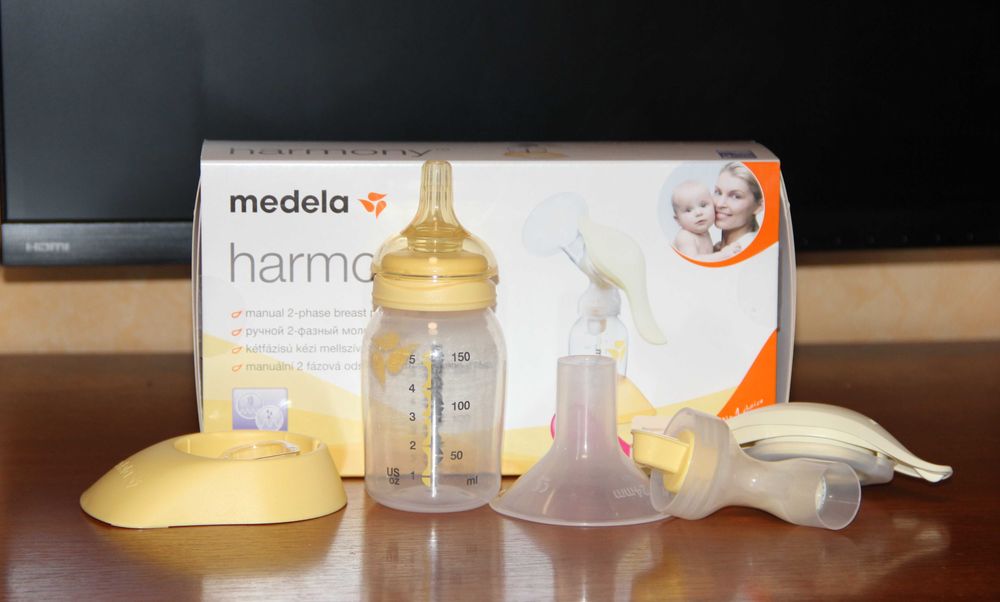 Молоковідсмоктувач Medela Двофазний ручний Harmony Essentials Pack