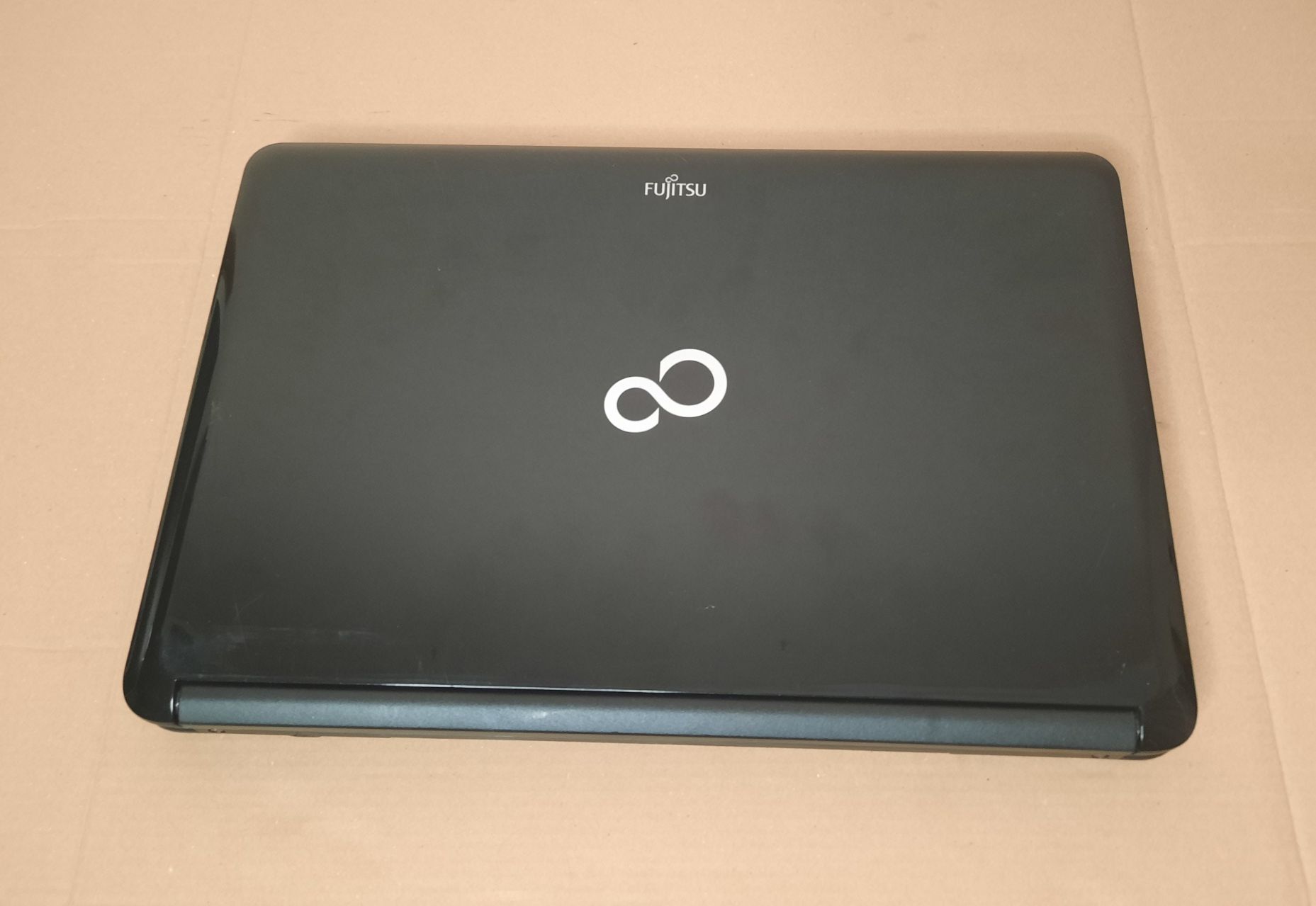 FujiTSU AH 530* / і5-430М/ 4 Гб/ SSD 128 Gb. БатареяНова
