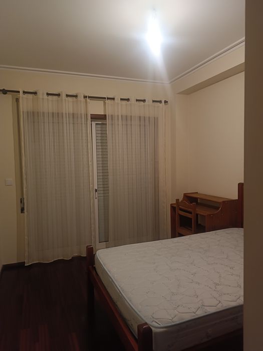 Alugo quarto a 3 minutos da universidade do Minho em Braga