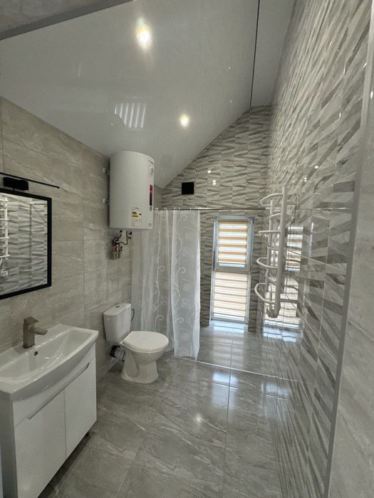 Перша здача. Здається квартира в клубному будинку. Поруч Дафі.