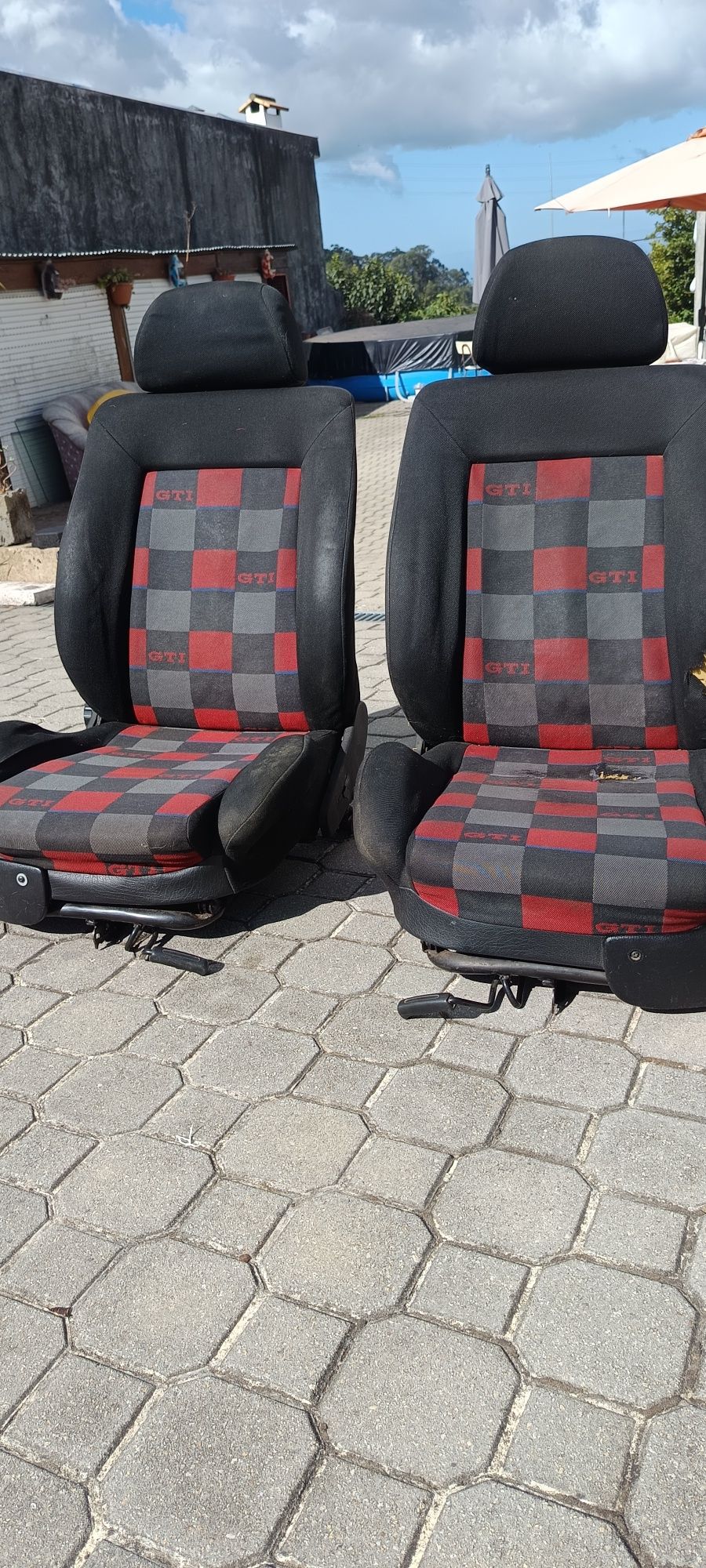 Vendo conjunto bancos golf 3 edição 20 anos