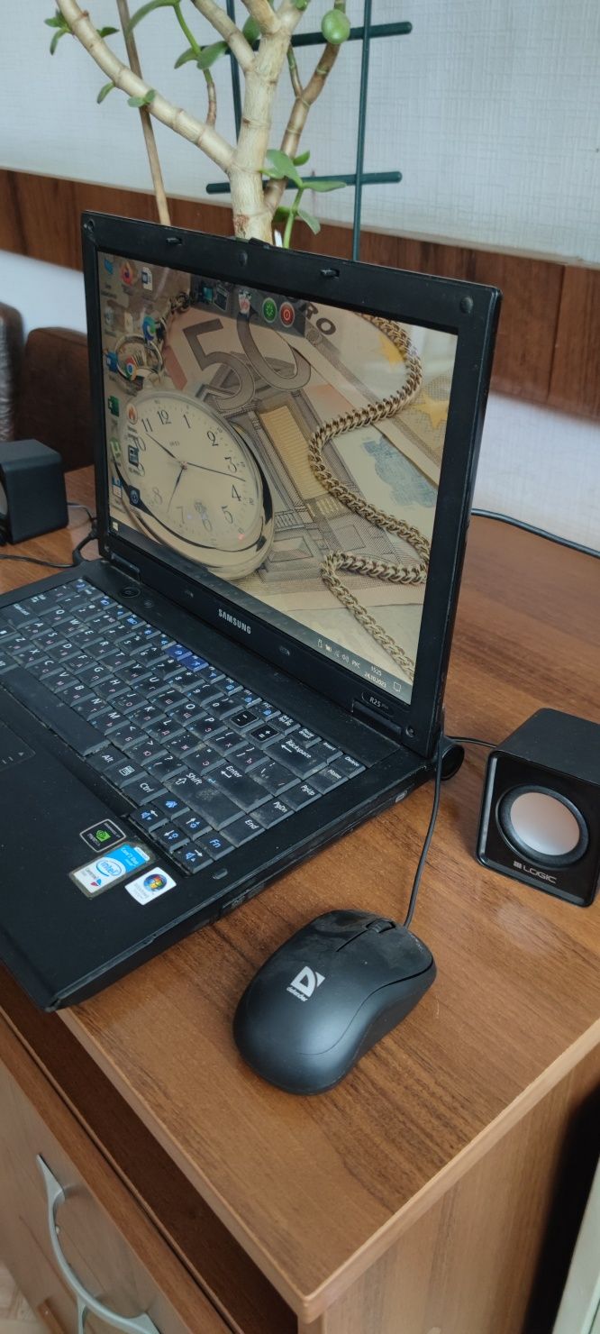 Ноутбук Samsung R25 pluse отличный офисный вариант