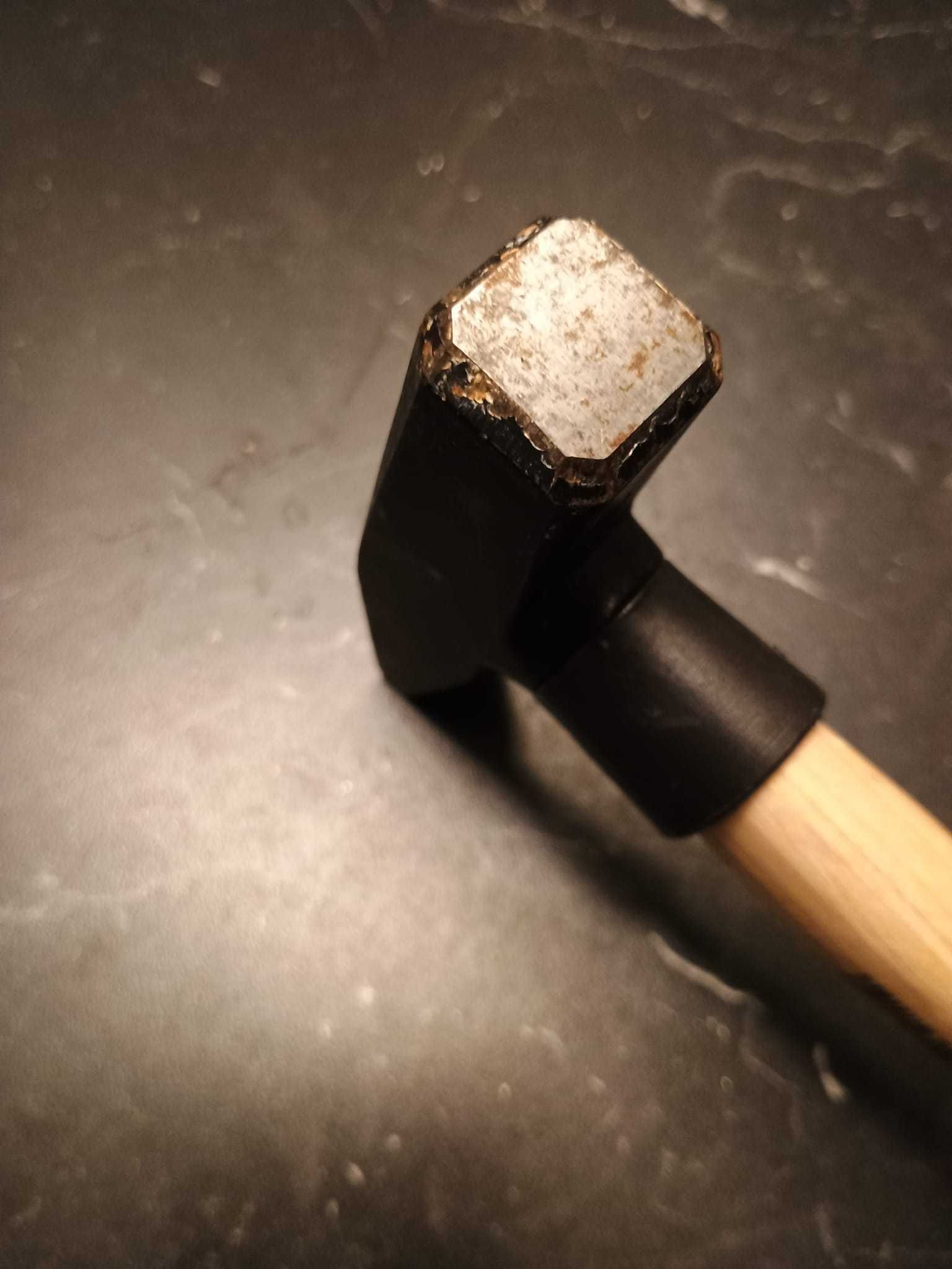 Młotek ślusarski WURTH 300g