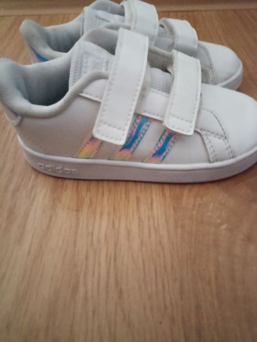 Adidasy 25.   .              .