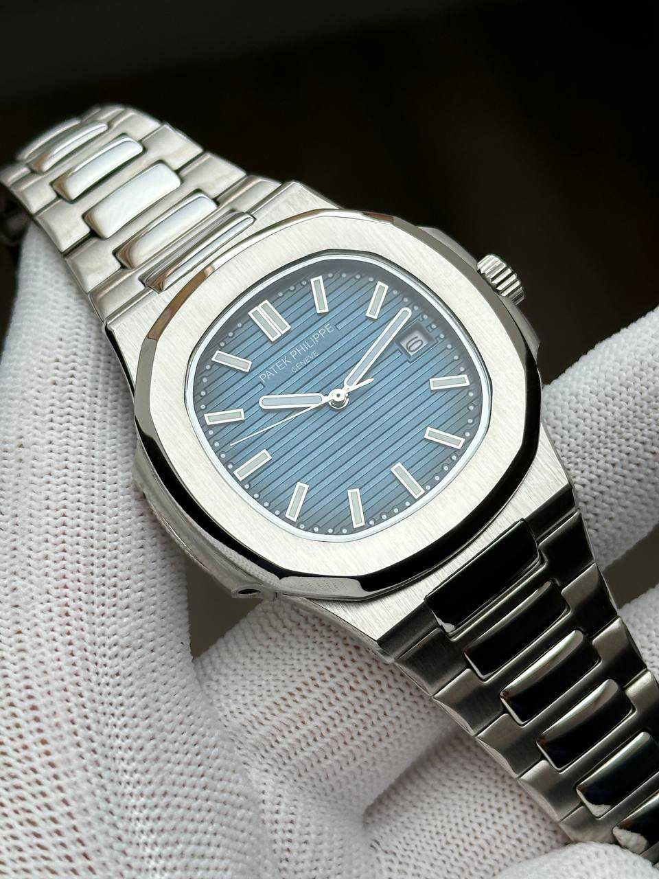 Швейцарские часы Patek Philippe Nautilus Blue