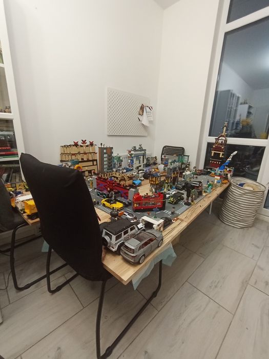 Гарне лего місто.