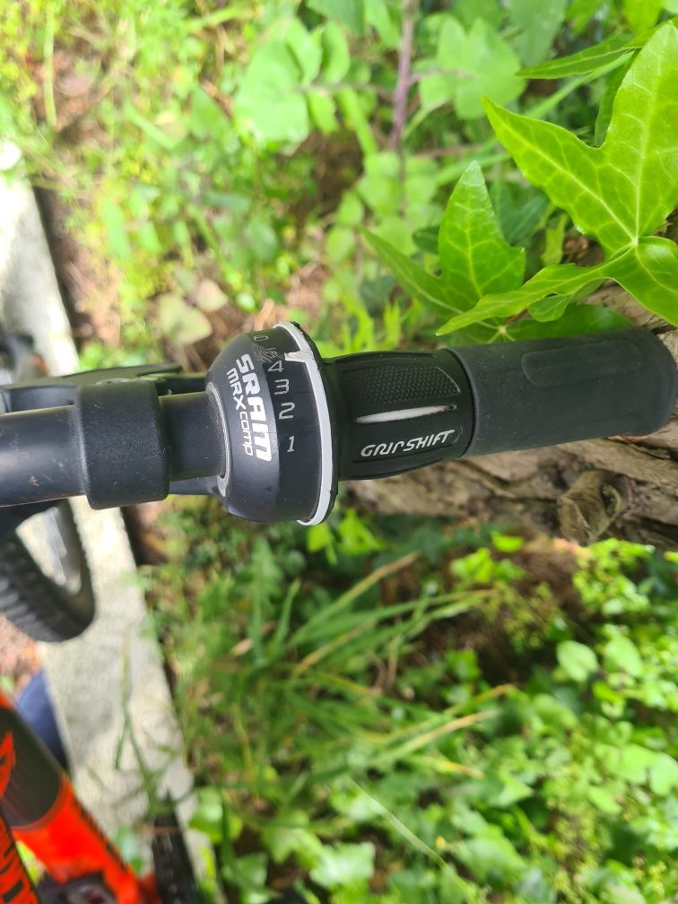 Bicicleta B-twin RockRider 500 roda 24