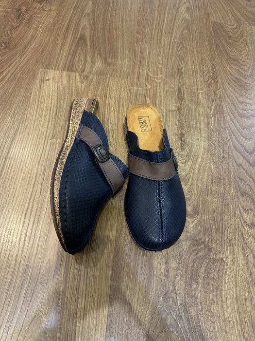 Шльопанці нові Easy street