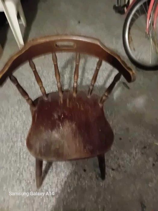 Stare drewniane krzesło