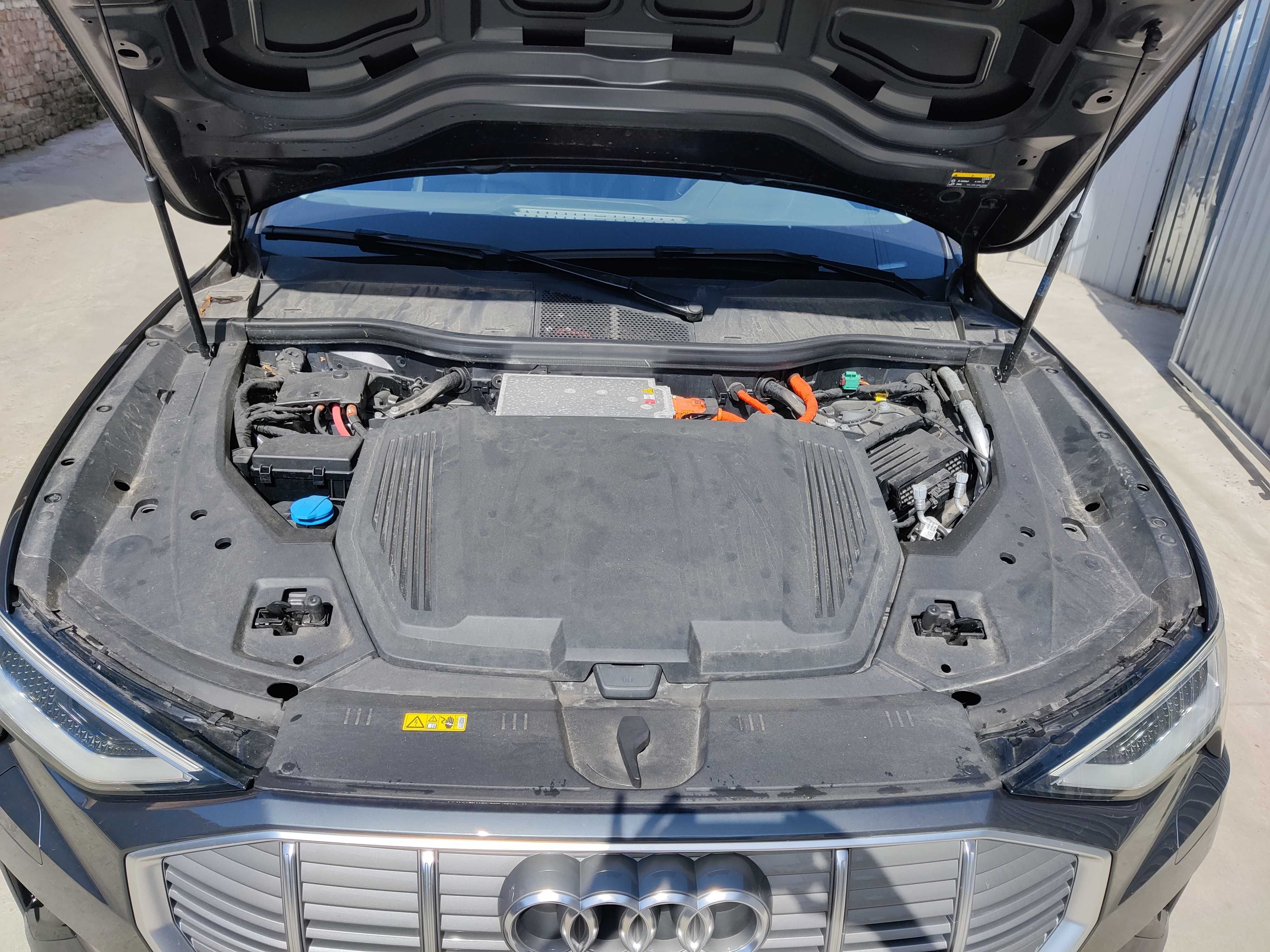 Audi E Tron розборка ауди етрон разборка ауді трон батарея кузов салон