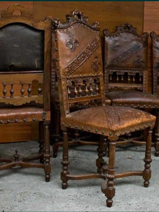 Stare palacowe krzesło do biurka skóra tloczona