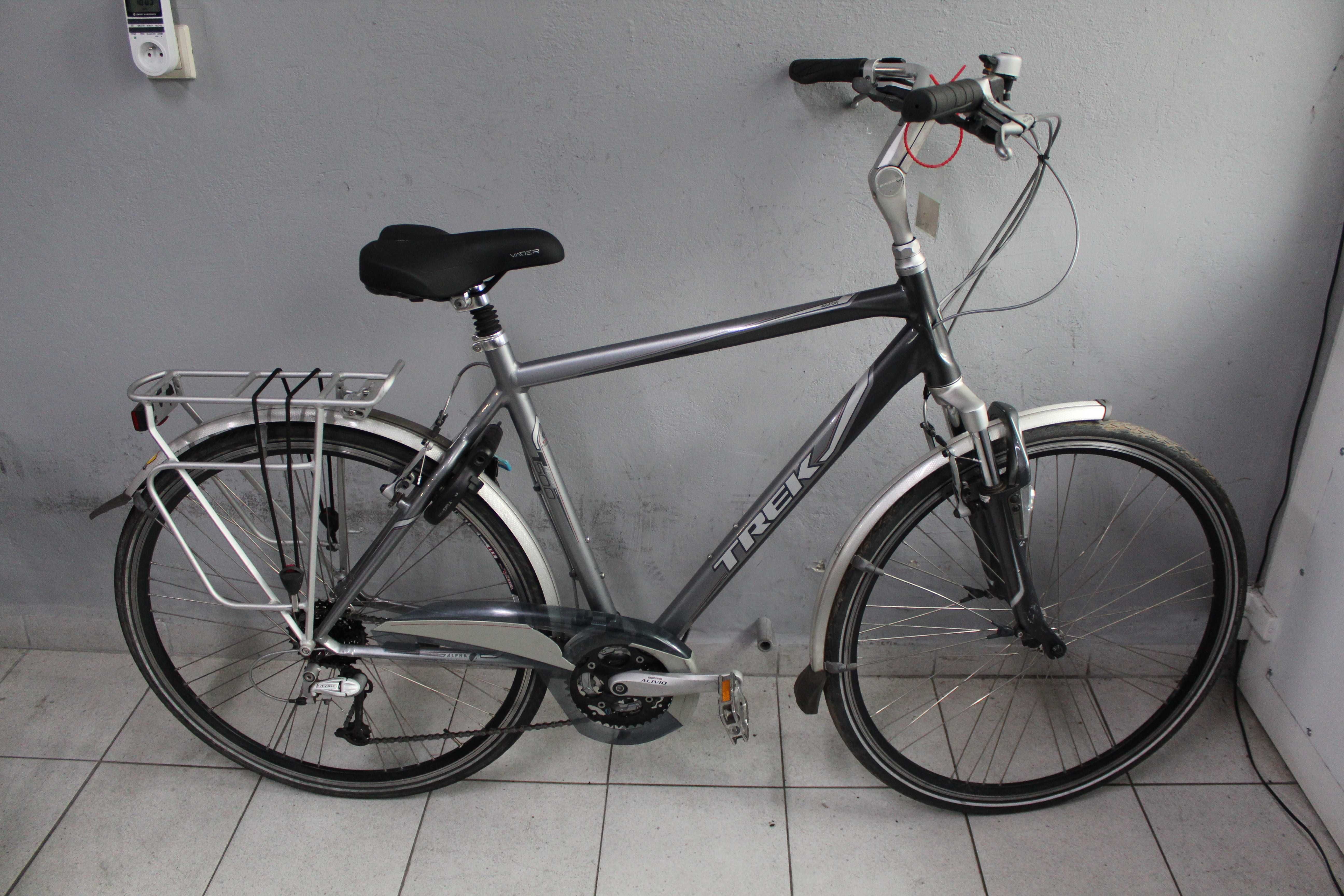 Rower trekkingowy TREK NAVIGATOR T500, Rama 55 cm, Koła 28",Deore, Alu