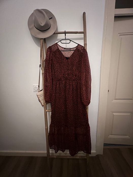 Vestido Kiabi comprido vermelho com padrão floral  tamanho 36