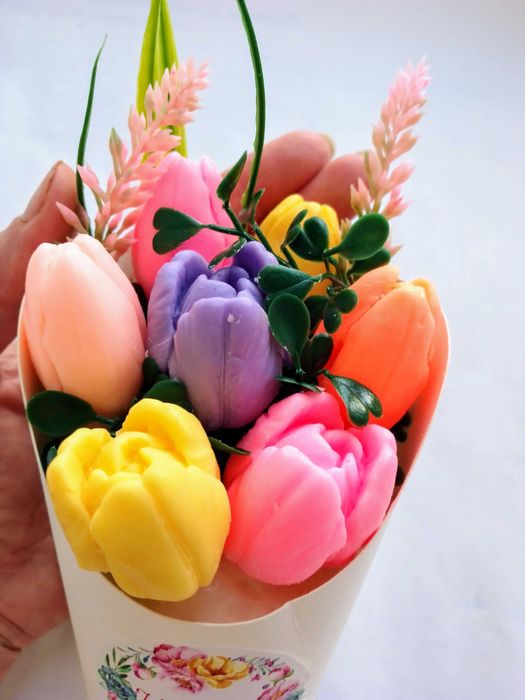 Цветочный букет из мыла ручной работы 7 тюльпанов, сувенир на подарок