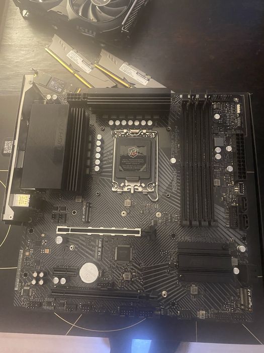 Asrock Z790m pg lightning ddr4