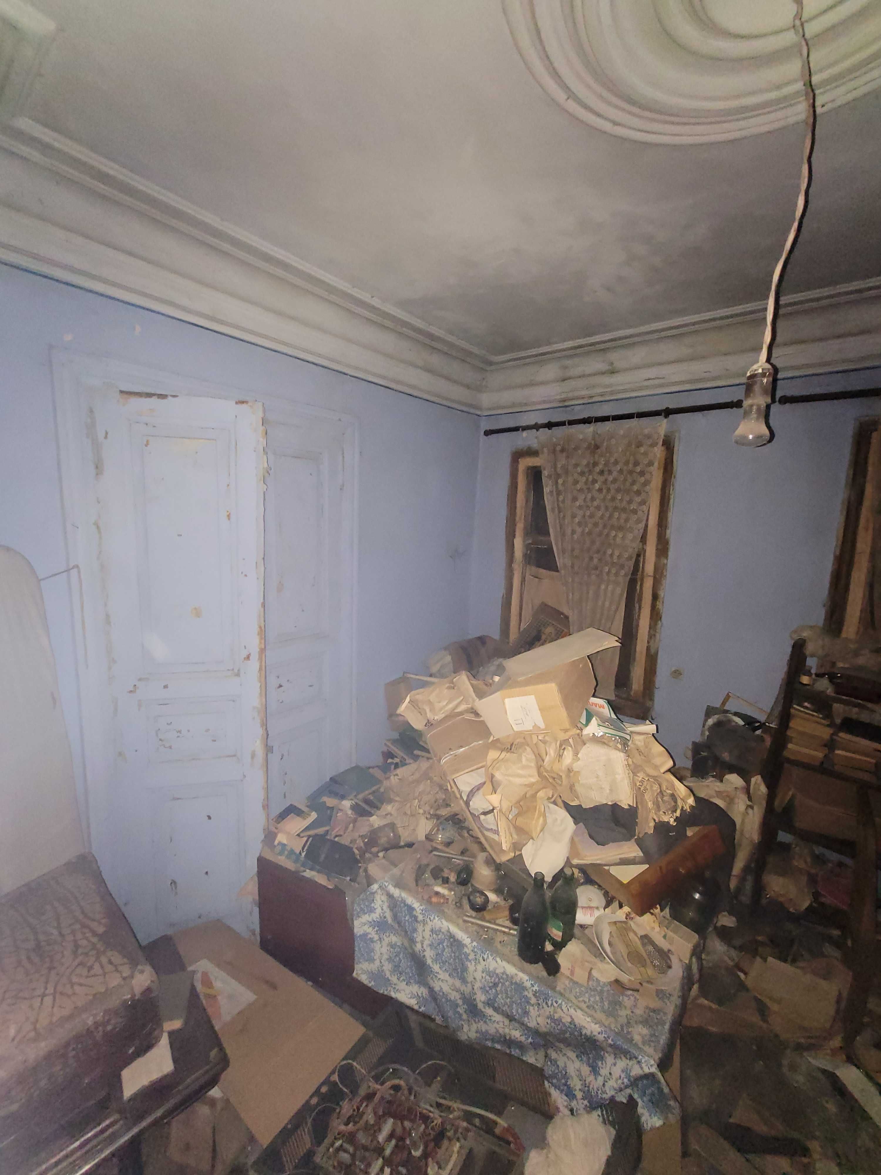 Продам свой ветхий дом в центре