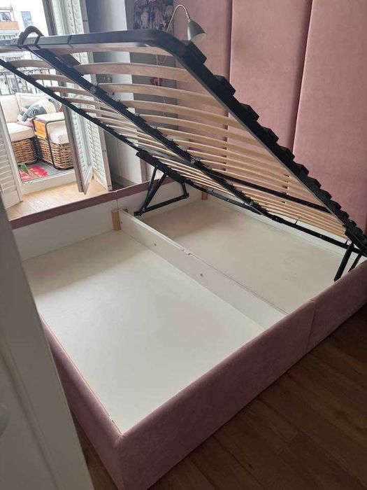 Łóżko, bez zagłówka, 206x187, stan bardzo dobry