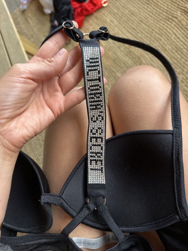 Верх від купальника Victorias secret зі стразами