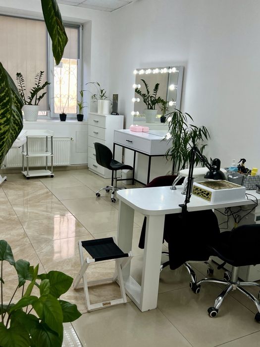 Оренда місця майстра маникюру