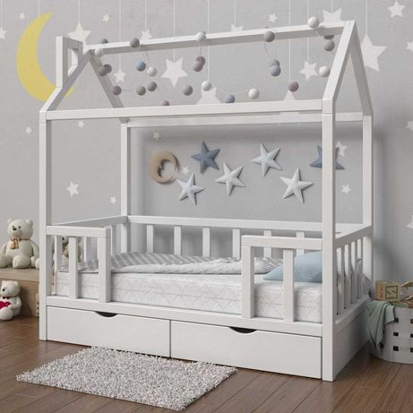 Дитяче ліжко будиночок із дерева для хлопчиків та дівчат Класік