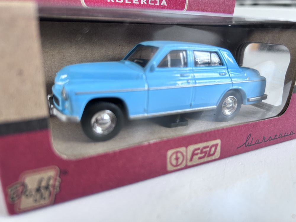 Samochód Warszawa 223 kolor niebieski kolekcja PRL model Daffi k-566