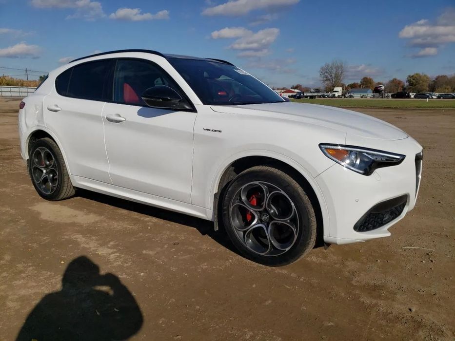 Alfa Romeo Stelvio 2023 ALFA ROMEO STELVIO TI /4x4/Niski przebieg/