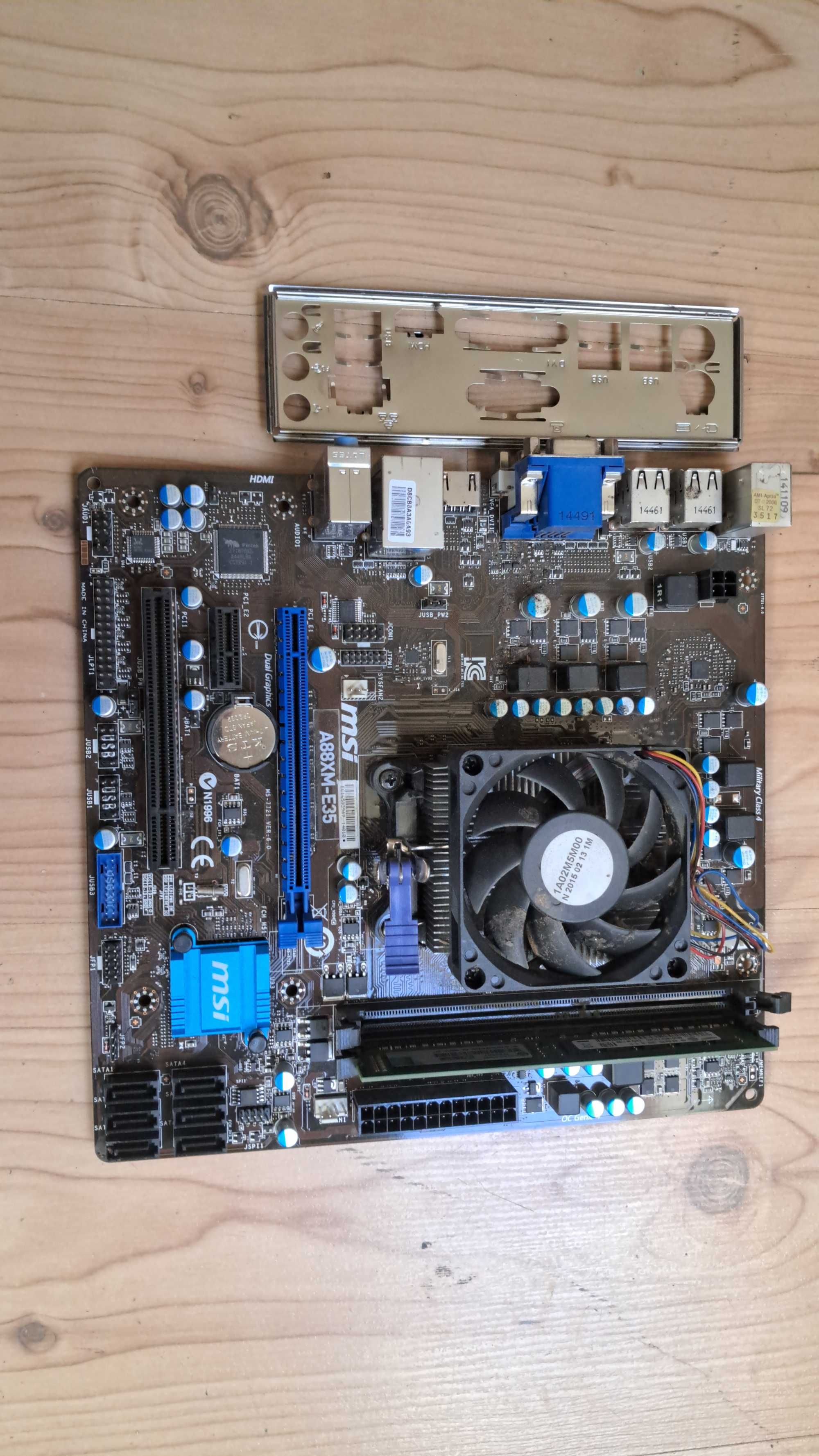 MSI A88XM-E35  AMD A4-6300  RAM 4GB