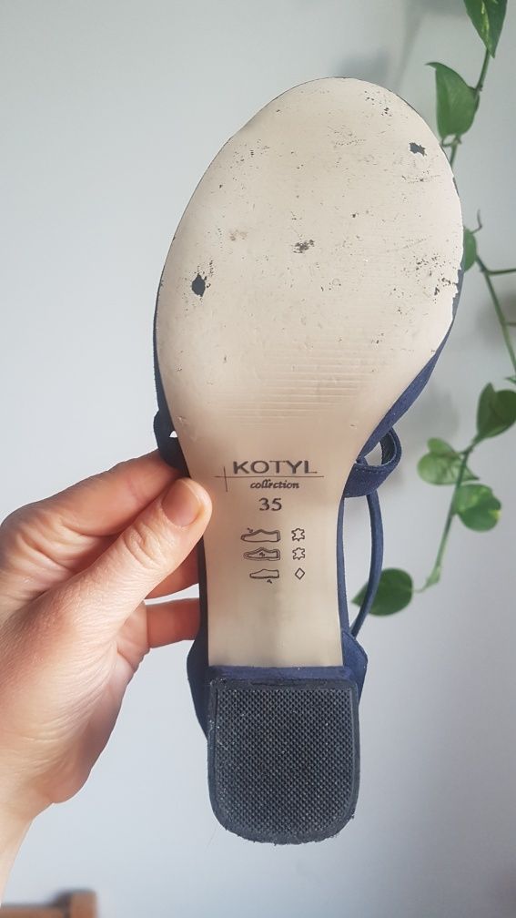 Buty na obcasie marki Kotyl 35